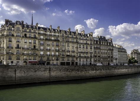 Quai aux fleurs à Paris! A poignant tale of love and loss amidst the backdrop of post-war Paris